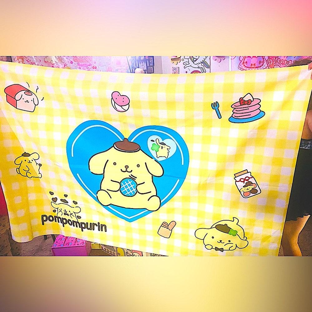 Pompompurin table cloth